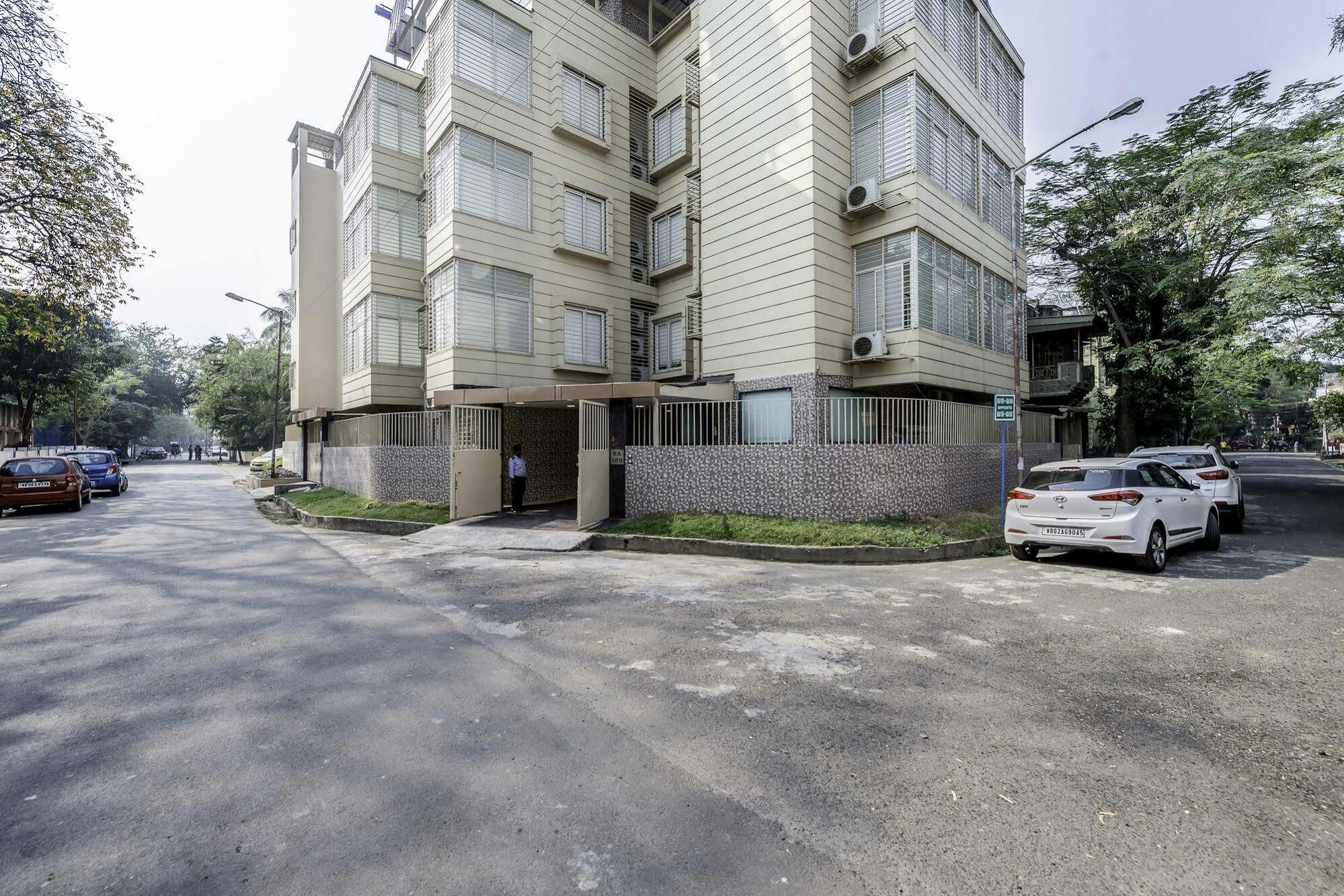 Oyo 16703 Hotel The Platinum Kolkata Exterior photo